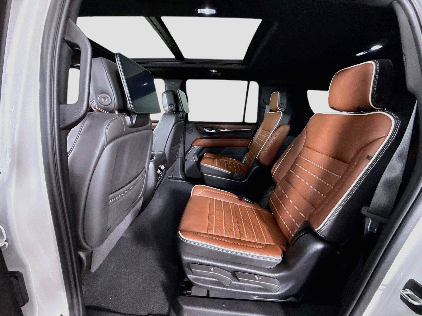Used 2024 GMC Yukon XL Denali Ultimate AWD/4WD image 19