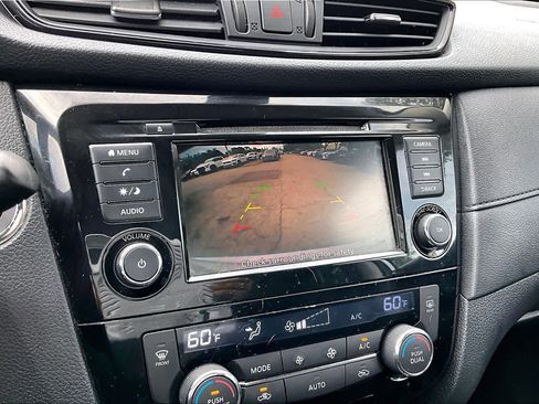 Used 2020 Nissan Rogue SV AWD/4WD image 25