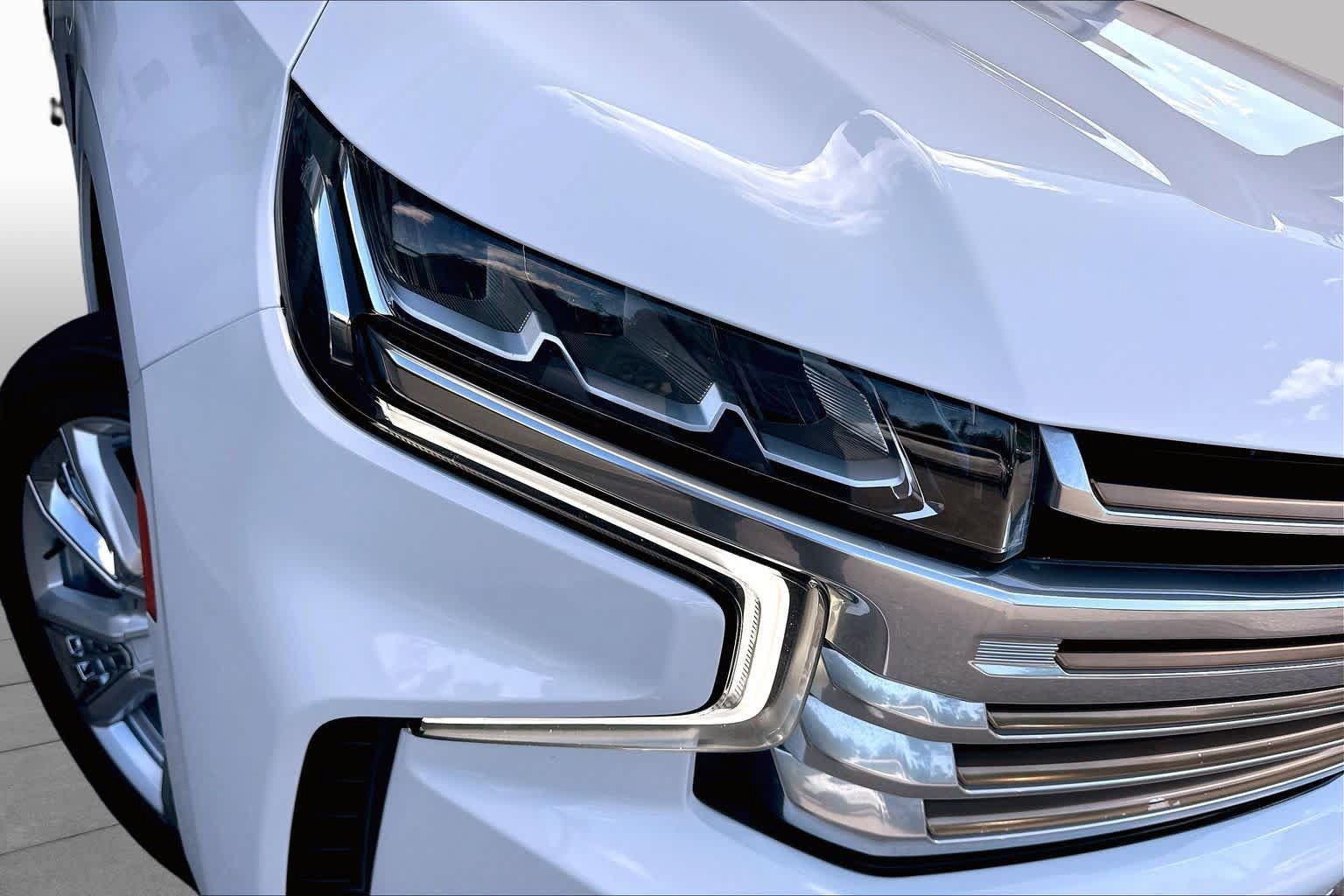 Used 2021 Chevrolet Suburban High Country w/ Premium Package AWD/4WD image 27