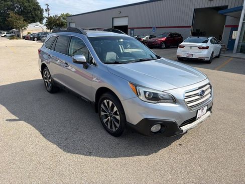 Used 2015 Subaru Outback 2.5i Limited AWD/4WD image 2