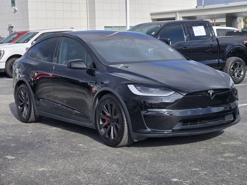 Used 2023 Tesla Model X Plaid image 3