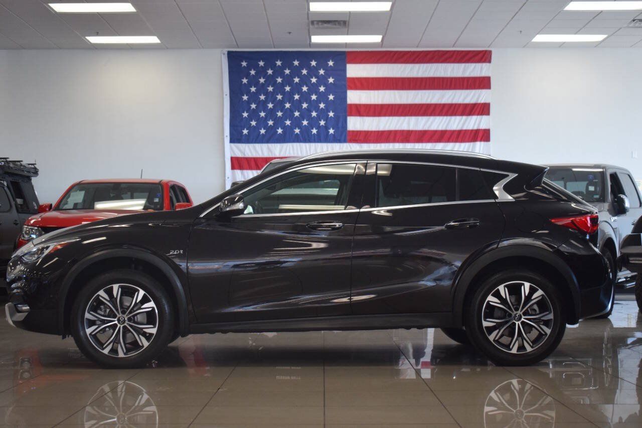 Used 2018 INFINITI QX30 Premium w/ Navigation Package AWD/4WD image 4