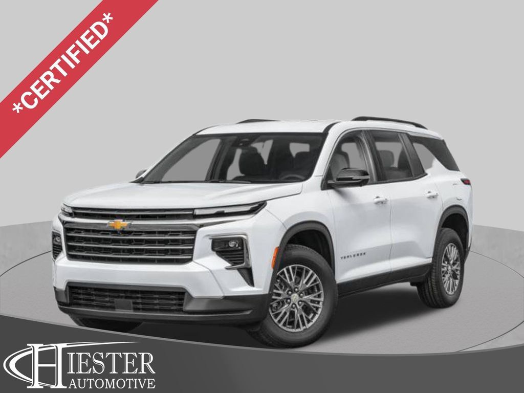 Used 2026 Chevrolet Traverse LT FWD image 1