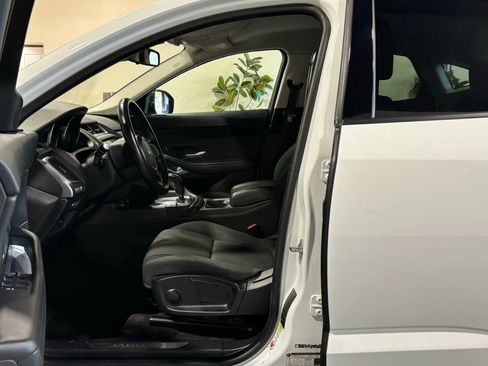 Used 2019 Jaguar E-PACE image 10