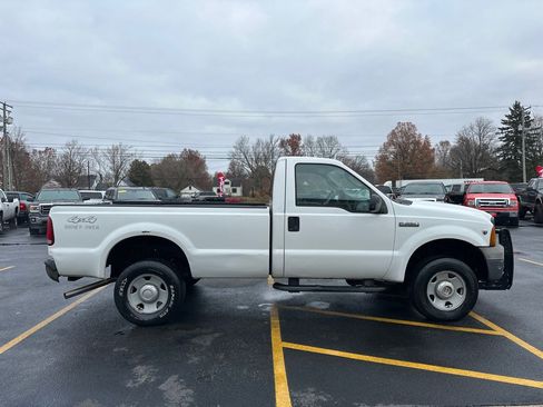 Used 2005 Ford F250 4x4 Regular Cab Super Duty image 5