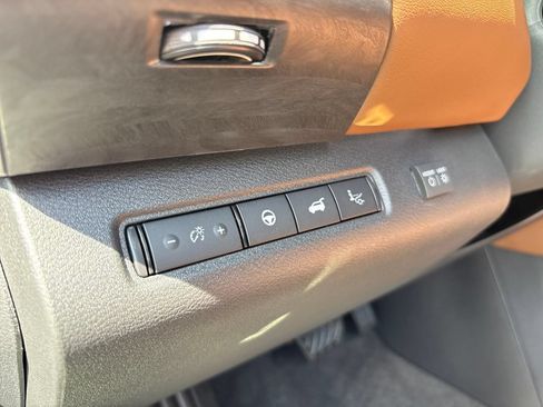 New 2026 Nissan Pathfinder Platinum w/ Accent Package FWD image 9