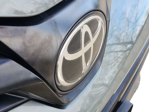 Used 2020 Toyota Sienna L image 30