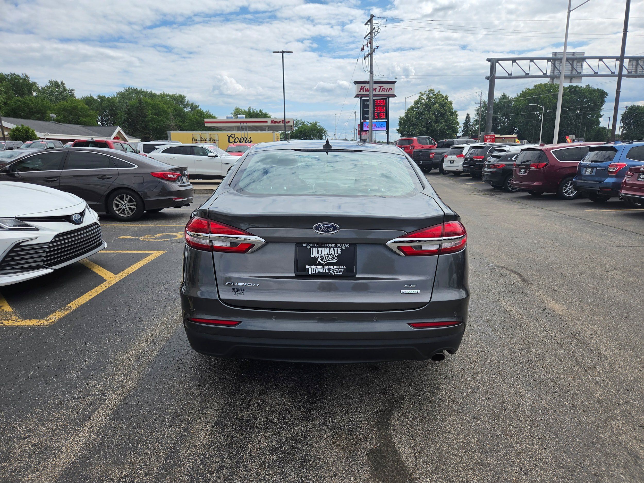 Used 2020 Ford Fusion SE FWD image 9
