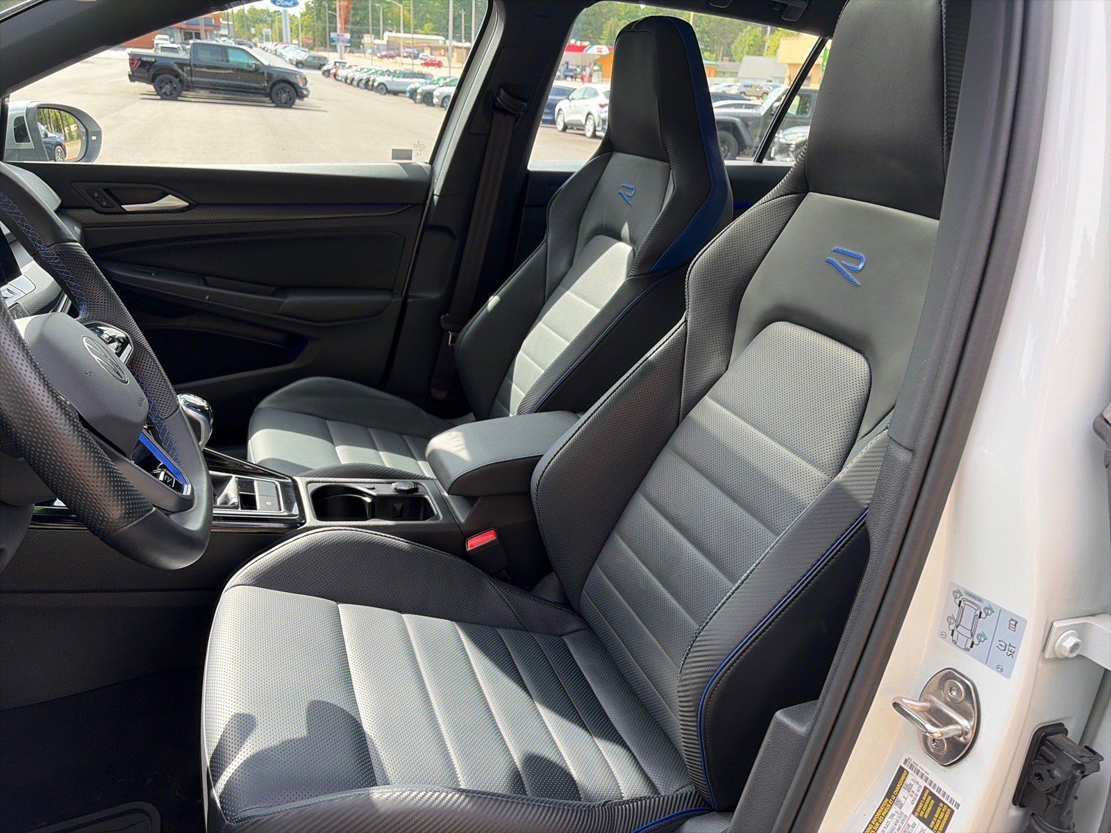 Used 2024 Volkswagen Golf R AWD/4WD image 13