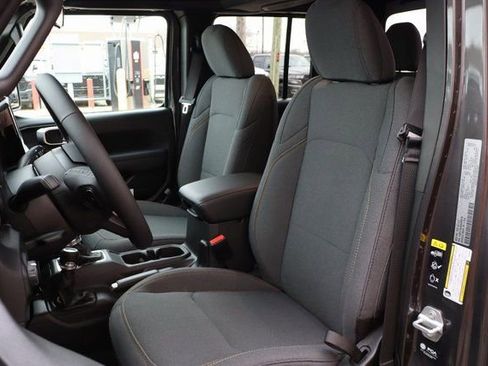 New 2025 Jeep Gladiator Sport image 11