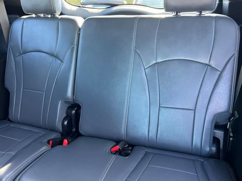 Used 2023 Buick Enclave Premium image 16