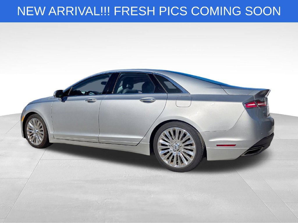 Used 2013 Lincoln MKZ FWD image 3