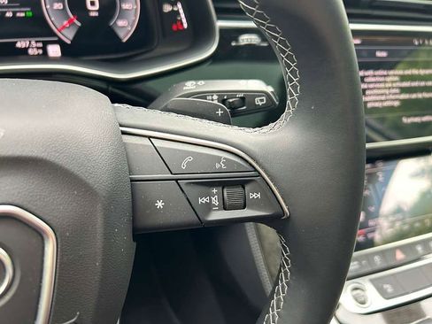 Used 2025 Audi Q7 2.0T Premium Plus w/ Premium Plus Package AWD/4WD image 9