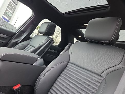 New 2026 Land Rover Discovery Limited Edition AWD/4WD image 14