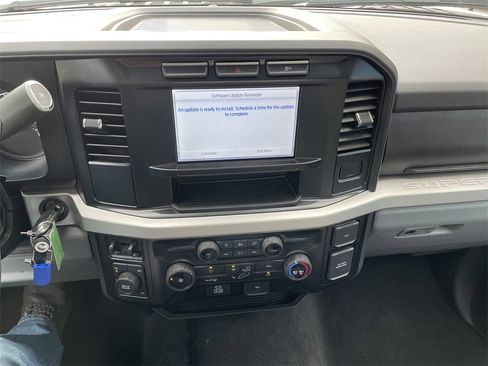 Used 2023 Ford F250 XLT w/ Snow Plow Prep Package image 18