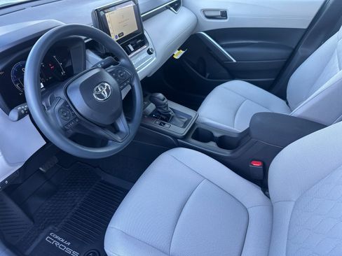 New 2026 Toyota Corolla Cross L image 9