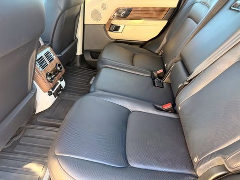 Used 2019 Land Rover Range Rover Supercharged image 14