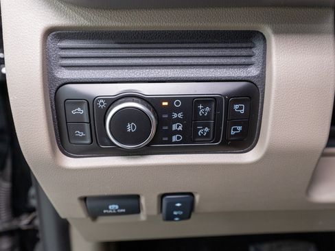 Used 2026 Ford F250 Platinum w/ Platinum Plus Package AWD/4WD image 36