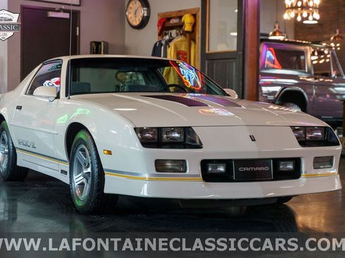 Used 1990 Chevrolet Camaro IROC-Z image 1