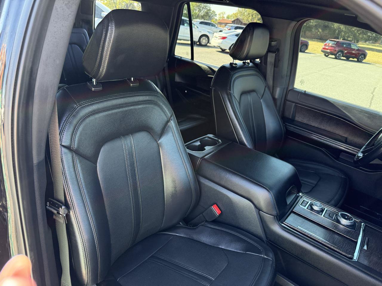 Used 2021 Ford Expedition Limited AWD/4WD image 23