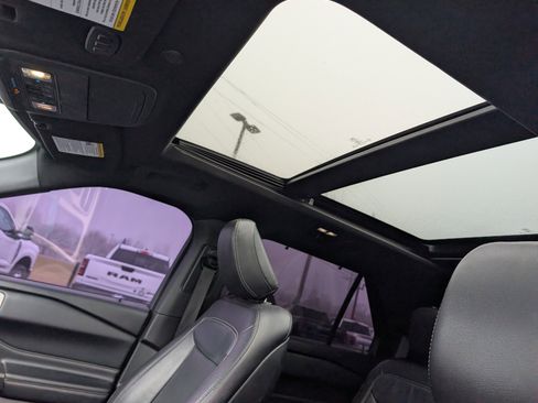 Used 2020 Ford Explorer Limited image 20