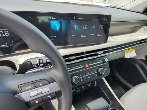 New 2026 Hyundai Tucson SE image 9