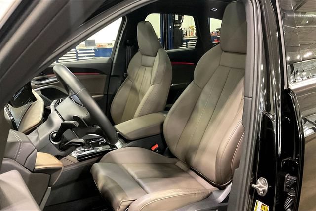 Used 2025 Audi Q5 Premium Plus w/ Premium Plus AWD/4WD image 25