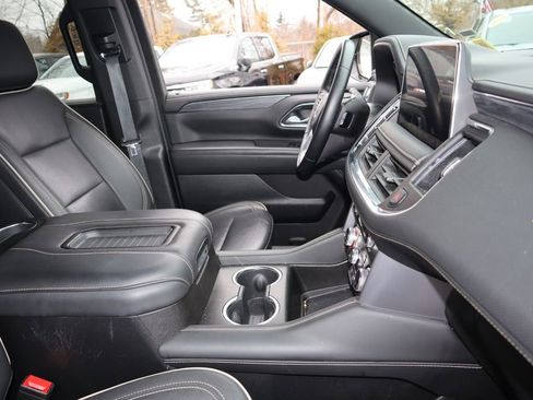 Used 2024 GMC Yukon XL SLT image 27
