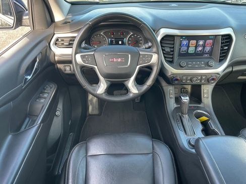 Used 2019 GMC Acadia SLT image 2