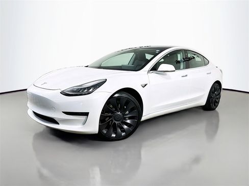 Used 2020 Tesla Model 3 Standard Range image 3