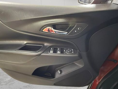 Used 2020 Chevrolet Equinox LT image 23