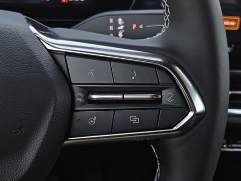 New 2026 Chevrolet Equinox EV LT w/ Comfort Package image 11