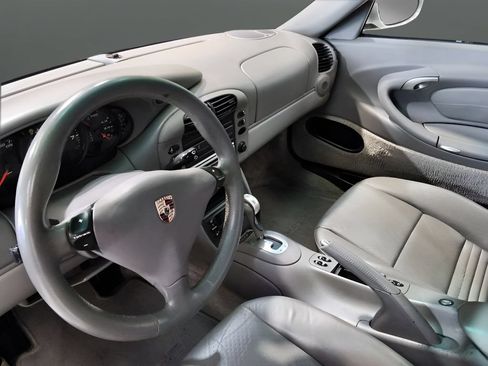 Used 2001 Porsche 911 Carrera RWD image 16