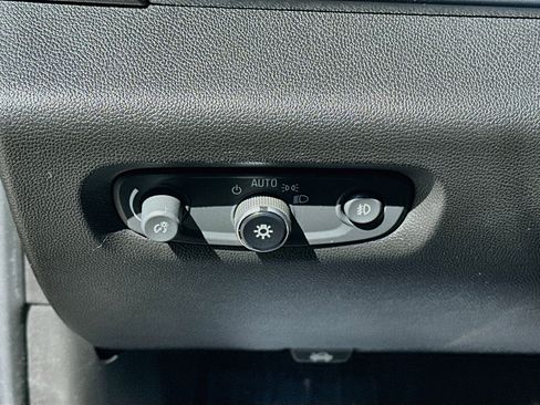 Used 2018 Chevrolet Traverse LT AWD/4WD image 16