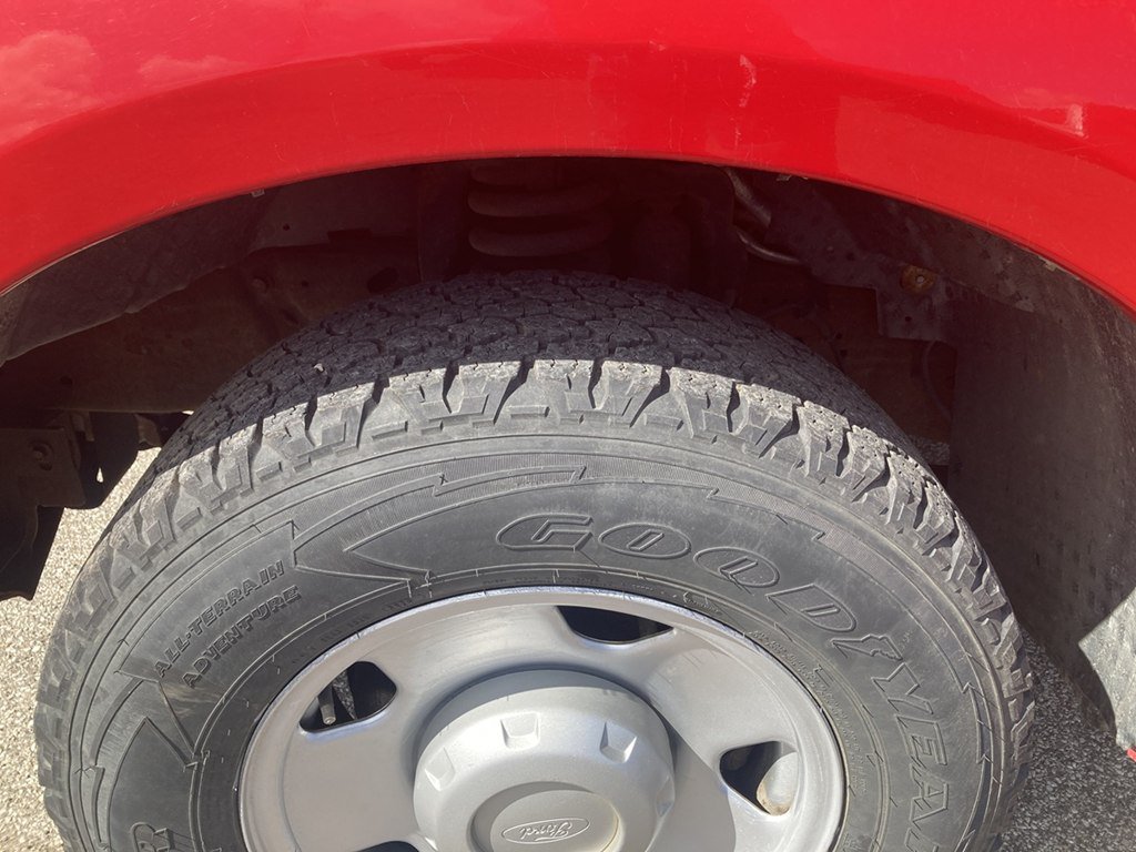 Used 2006 Ford F250 2WD Regular Cab Super Duty image 12