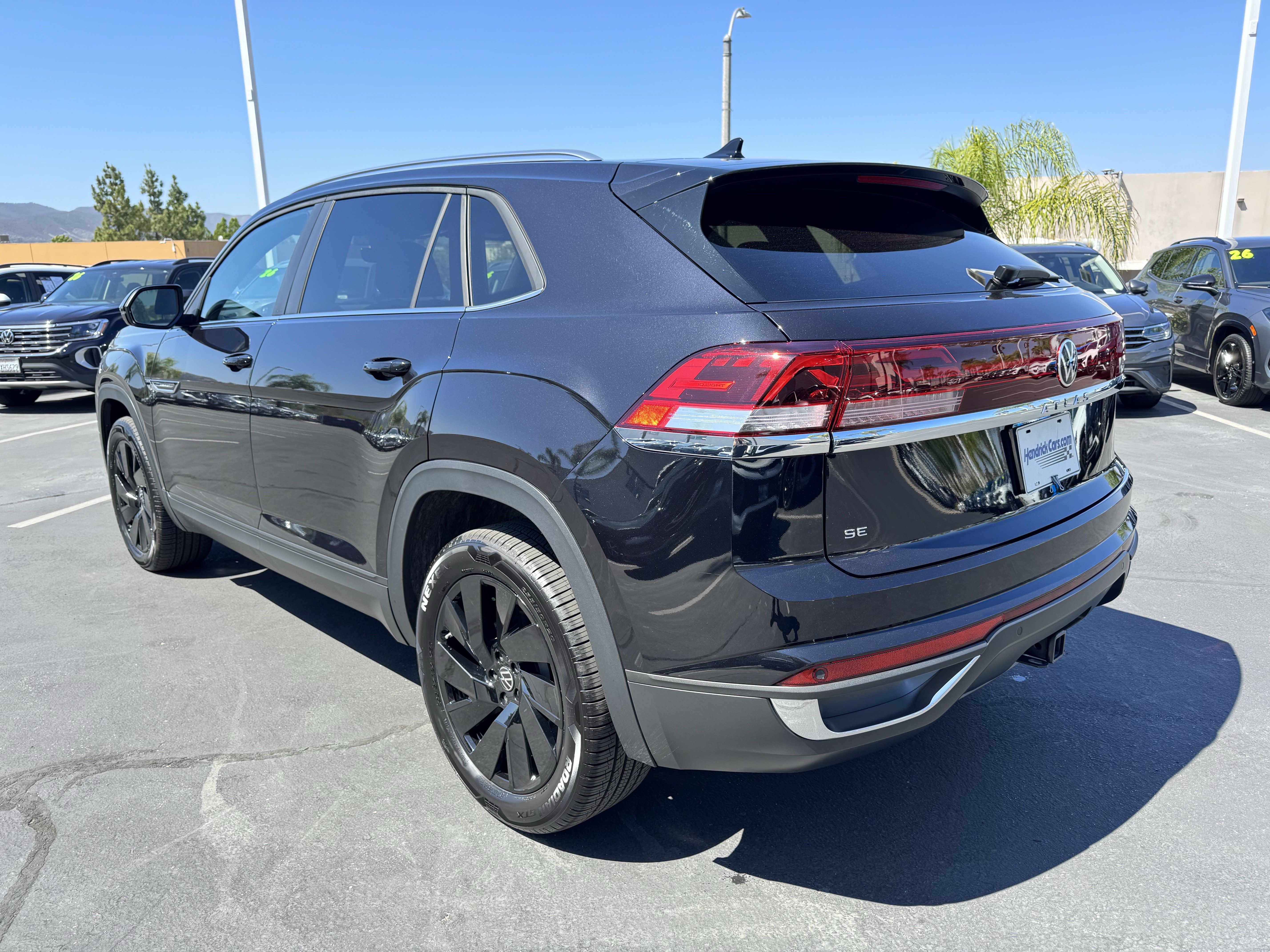 Used 2026 Volkswagen Atlas Cross Sport SE FWD image 7