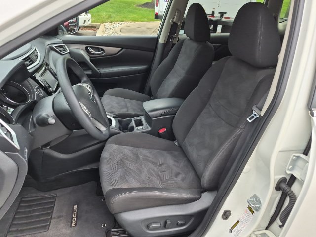 Used 2016 Nissan Rogue SV w/ SV Premium Package AWD/4WD image 21