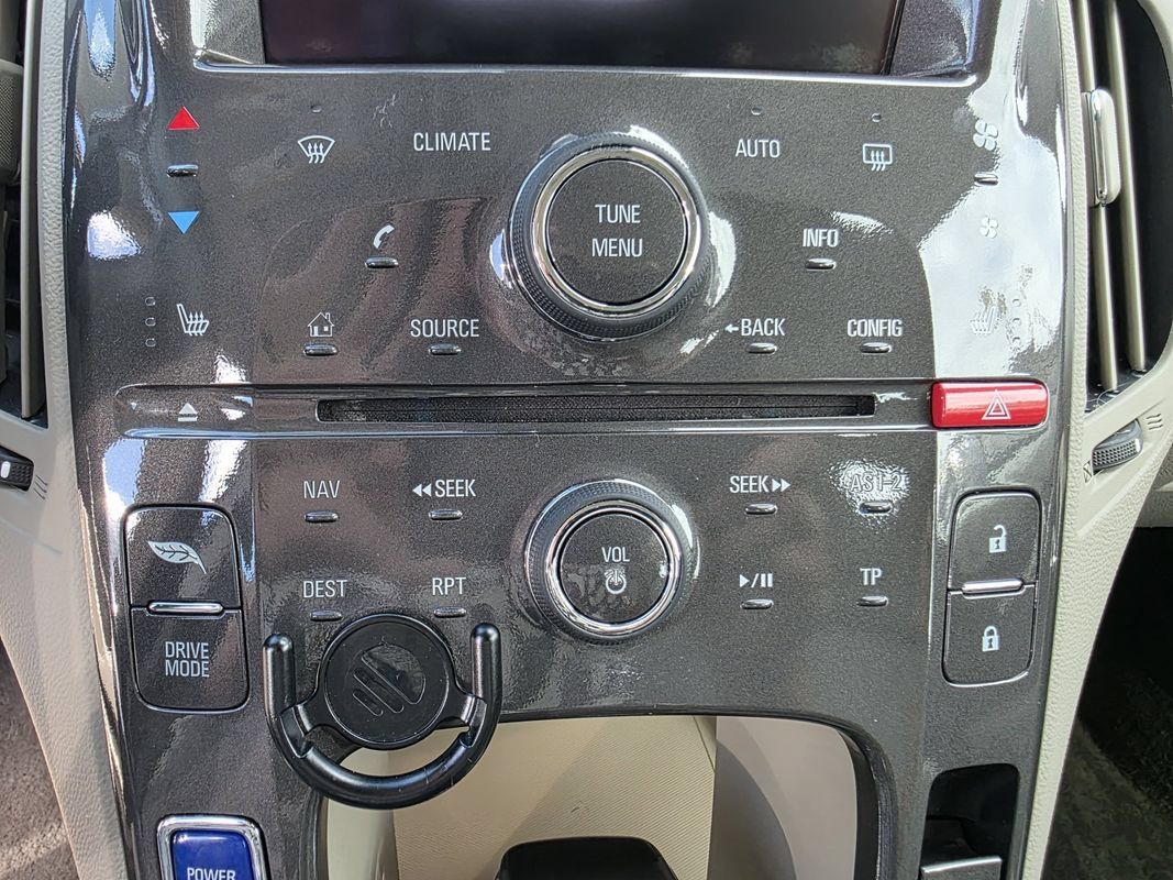 Used 2014 Chevrolet Volt w/ Enhanced Safety Package 1 FWD image 24