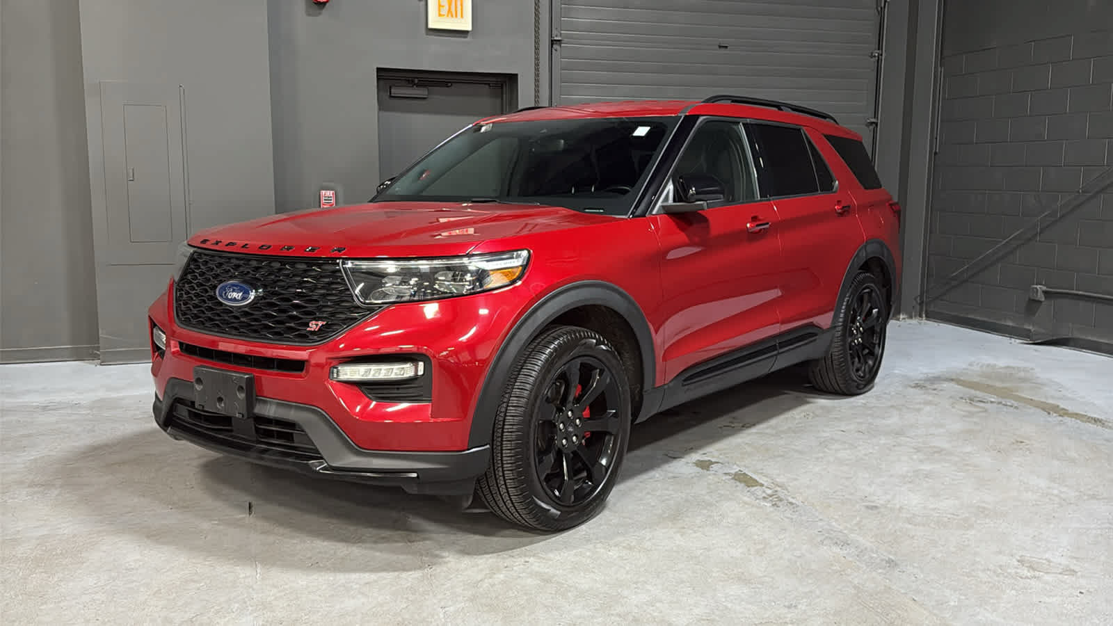 Used 2022 Ford Explorer ST w/ ST Street Pack AWD/4WD image 3