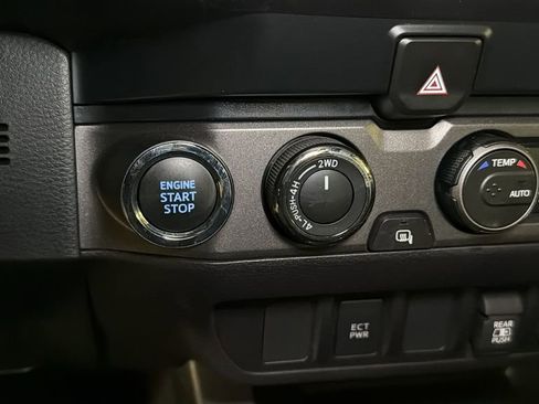 Used 2023 Toyota Tacoma TRD Off-Road image 25