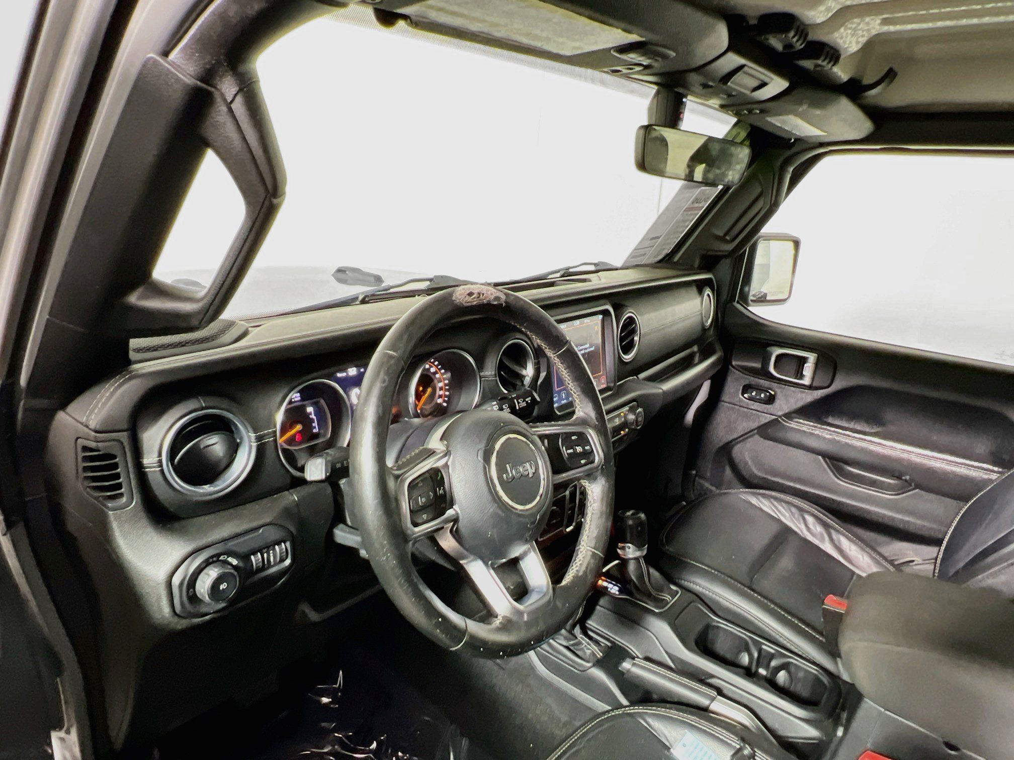 Used 2018 Jeep Wrangler Unlimited Sahara AWD/4WD image 30
