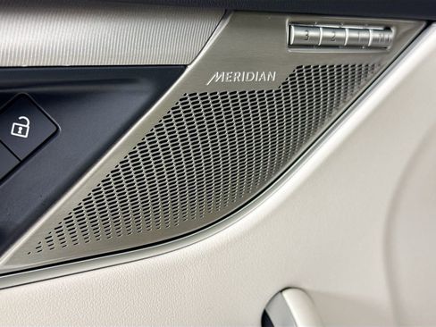 Used 2025 Jaguar F-PACE R-Dynamic S image 22