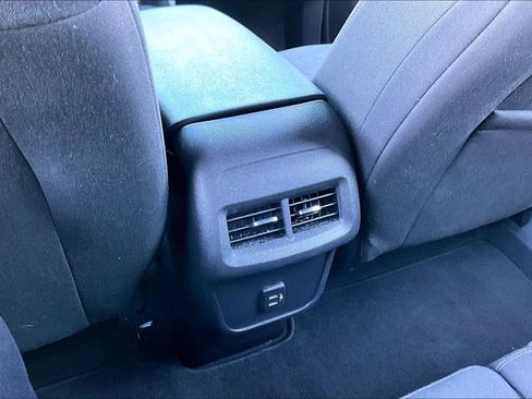 Used 2024 Chevrolet Equinox LT image 10