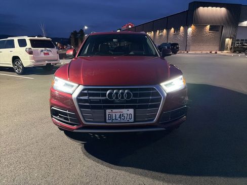 Used 2018 Audi Q5 Prestige w/ Prestige Package image 2