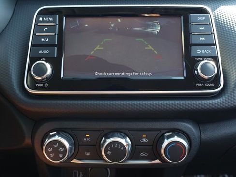 New 2025 Nissan Kicks Play S image 30