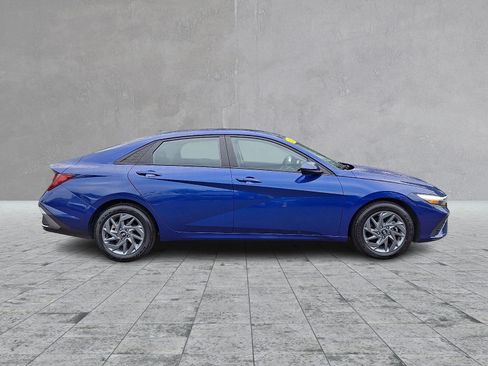 Used 2024 Hyundai Elantra SEL FWD image 4