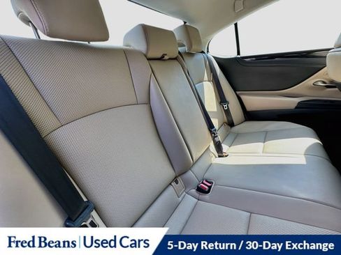 Used 2020 Lexus ES 300h w/ Premium Package FWD image 31