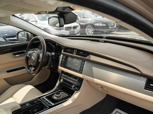 Used 2017 Jaguar XF Premium AWD/4WD image 13
