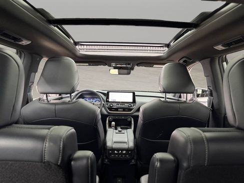 Used 2024 Toyota Grand Highlander AWD Hybrid image 28