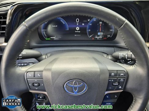 Used 2023 Toyota Crown Limited image 32